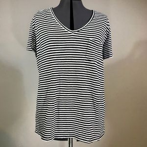 Universal Thread Black & White Striped T-Shirt